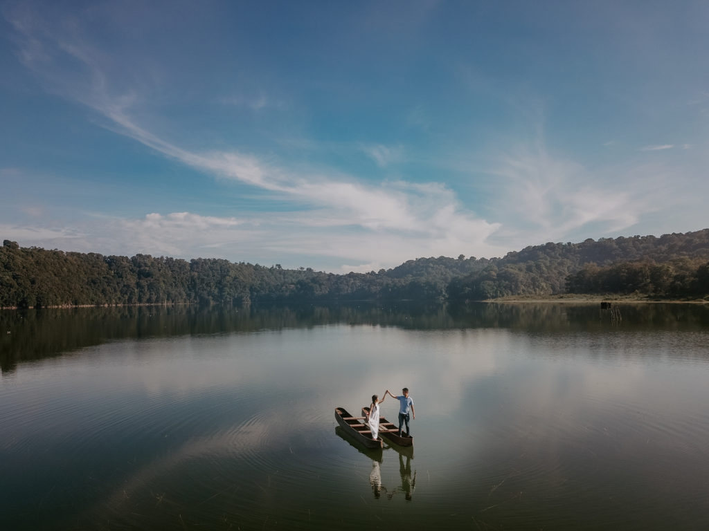 bali pre wedding, mt batur pre wedding, overseas prewedding, overseas prewedding photographer, singapore prewedding photographer, singapore wedding photographer, female wedding photographer, nataliewongphotography, couple shoot, drone shoot, lake pre wedding